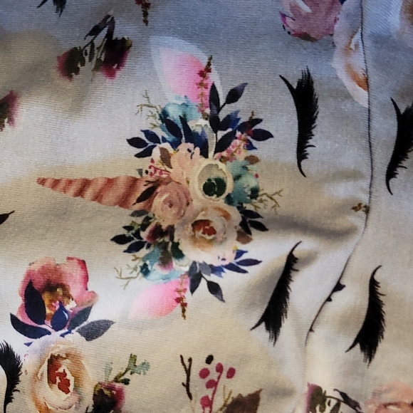 Unicorn sweater 2T - Picture 2 of 3